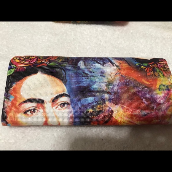 Nube Art Frida Kahlo PVC Bi-Fold Wallet Clutch - Picture 5 of 8